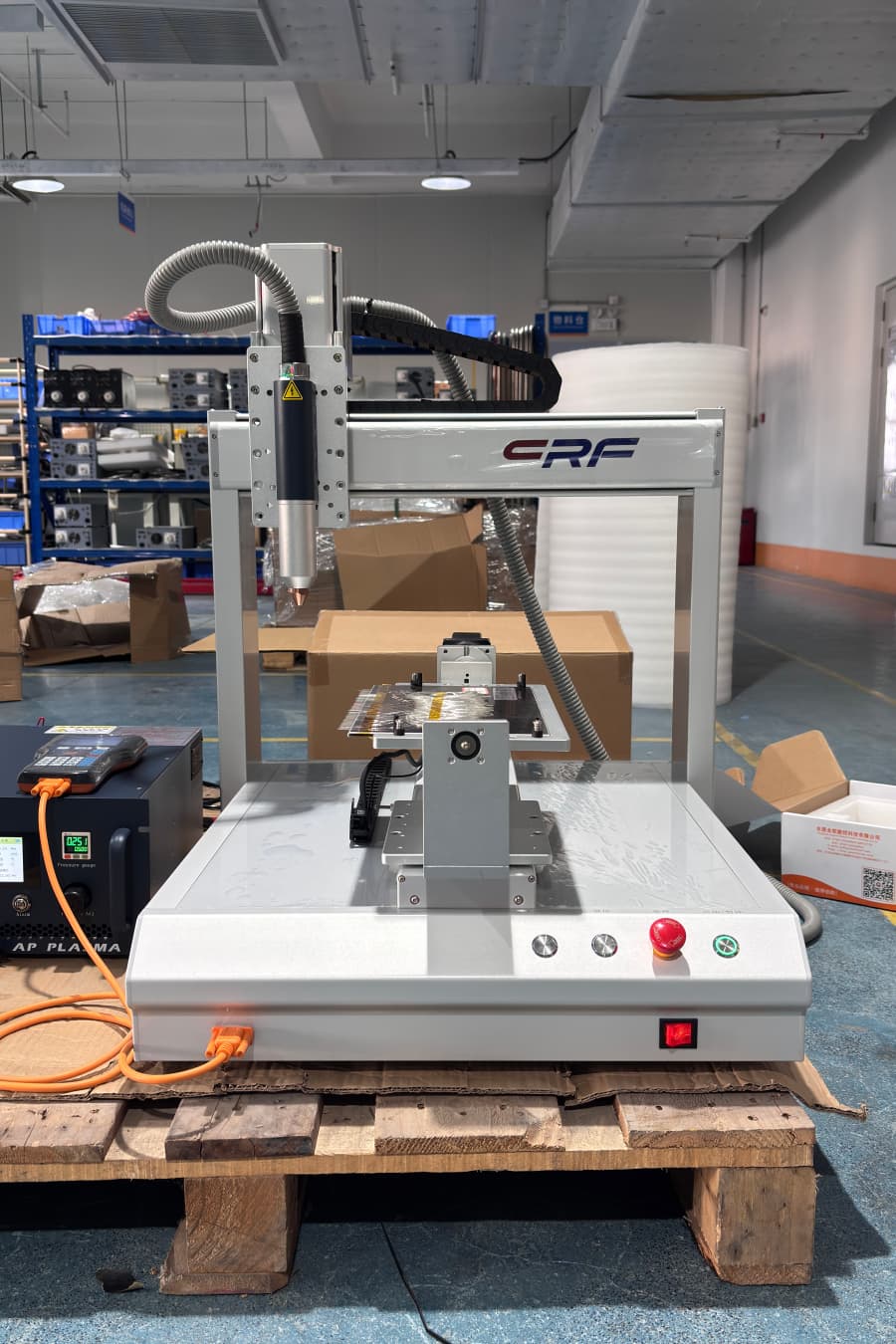 诚峰智造三轴等离子清洗机实现精密医疗器械三维全方位处理